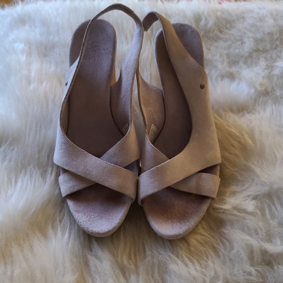 UGG Size 7.5 Baby Blue Suede 💙Tan Cork Wedges - Picture 11 of 11